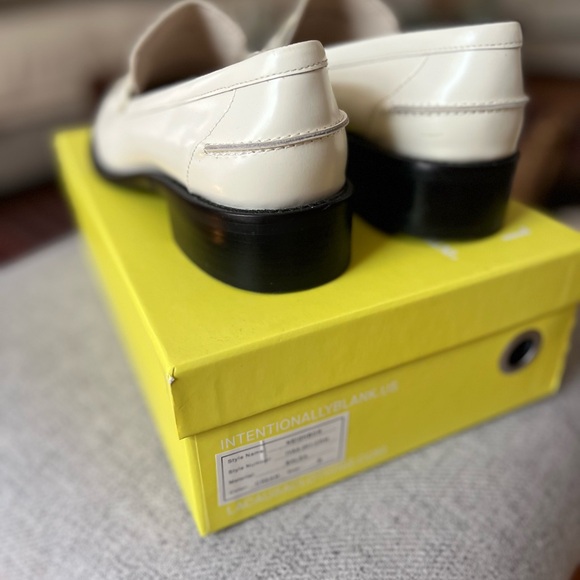 LACAUSA x Intentionally Blank Neighbor Loafer - Picture 6 of 6